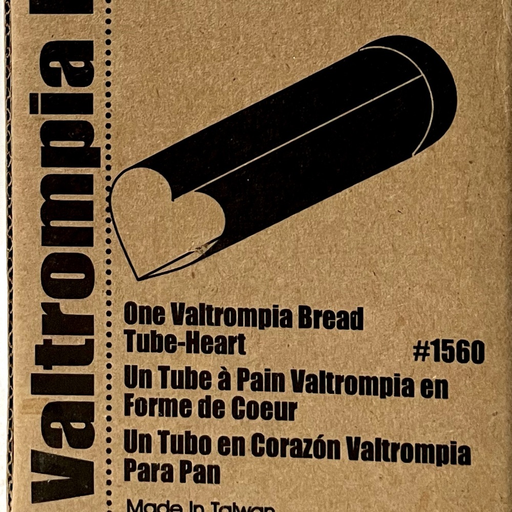 Pampered Chef Valtrompia Bread Tube - Heart